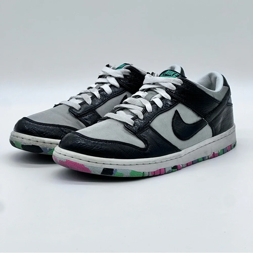 Nike Dunk Low Sneakers. Size 9.5 - Picture 3 of 9